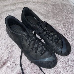 Black nike soccer cleats